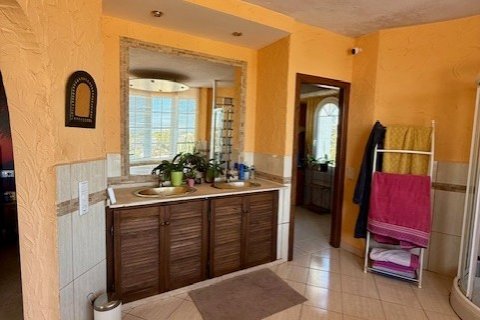 Villa for sale Alicante, Spain 5 bedrooms, 220 sq.m. No. 125744 - photo 17