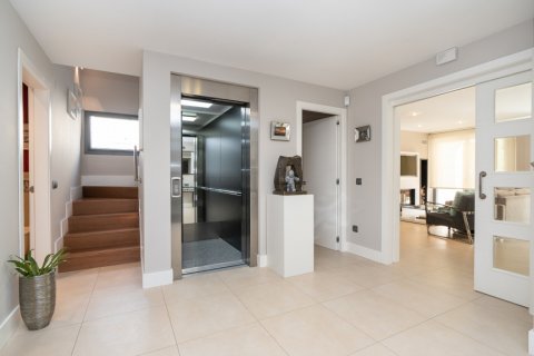Продажа виллы в Мадрид, Испания 6 спален, 458м2 №122368 - фото 30