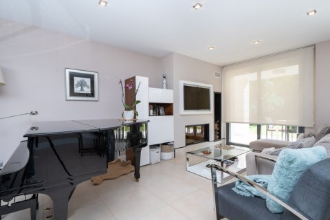 Продажа виллы в Мадрид, Испания 6 спален, 458м2 №122368 - фото 21