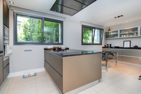 Продажа виллы в Мадрид, Испания 6 спален, 458м2 №122368 - фото 17
