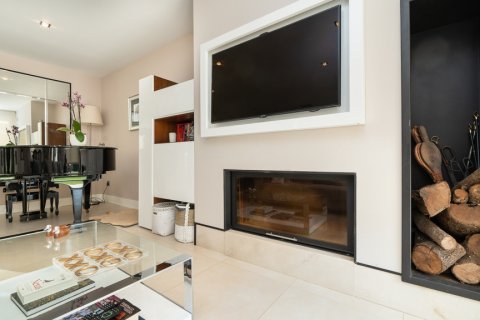 Продажа виллы в Мадрид, Испания 6 спален, 458м2 №122368 - фото 26