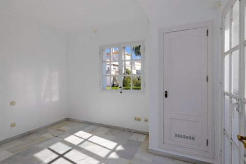 Rindu māja pārdošanā Estepona, Malaga, Spānijā 3 istabas, 197 m2 Nr. 122369 - attēls 27
