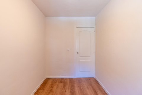 Land plot for sale Madrid, Spain 1 bedroom, 70 sq.m. No. 130575 - photo 10