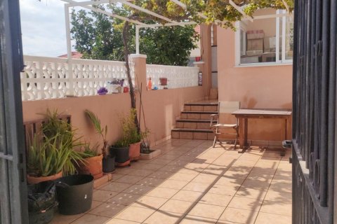 Bungalo pārdošanā Torrevieja, Alicante, Spānijā 1 istaba, 61 m2 Nr. 130574 - attēls 1