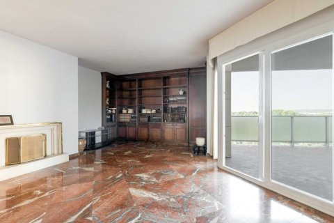 Продажа квартиры в Севилья, Испания 5 спален, 346.23м2 №122234 - фото 2