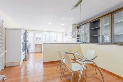 Продажа квартиры в Севилья, Испания 5 спален, 346.23м2 №122234 - фото 13