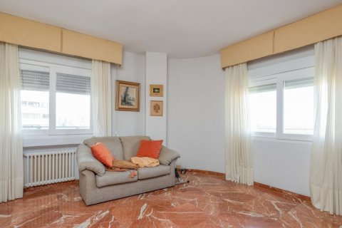 Продажа квартиры в Севилья, Испания 5 спален, 346.23м2 №122234 - фото 8