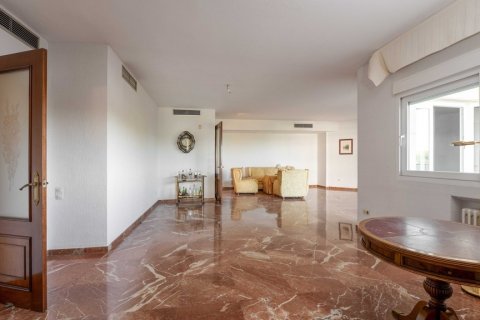 Продажа квартиры в Севилья, Испания 5 спален, 346.23м2 №122234 - фото 5