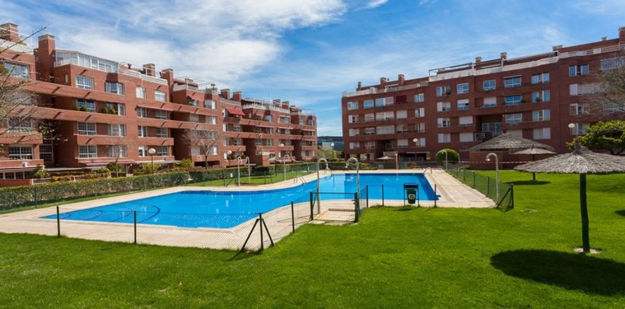 Триплекс Мадрид, Испания 3 спальни, 166м2 №122236