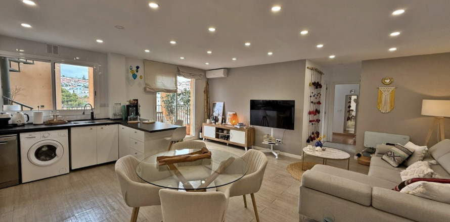 Duplex Fuengirola, Malaga, Spain 2 bedrooms, 132 sq.m. No. 127400