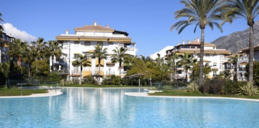 Apartment Nueva Andalucia, Malaga, Spain 3 bedrooms, 128 sq.m. No. 127396