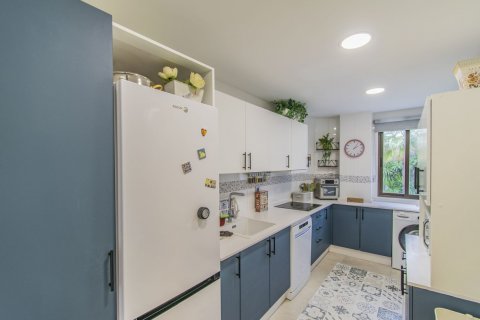 Huoneisto myytävänä Estepona, Malaga, Espanja, 2 makuuhuonetta, 89 m2 No. 127440 - kuva 6
