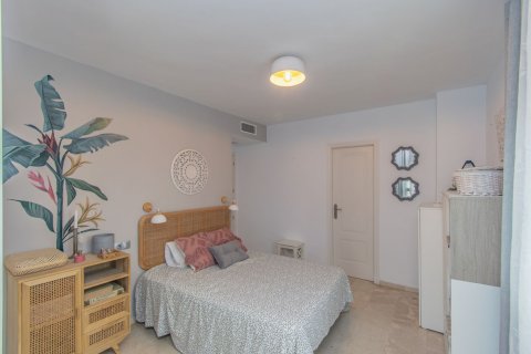 Huoneisto myytävänä Estepona, Malaga, Espanja, 2 makuuhuonetta, 89 m2 No. 127440 - kuva 10