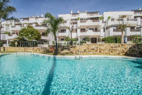 Huoneisto myytävänä Estepona, Malaga, Espanja, 2 makuuhuonetta, 89 m2 No. 127440 - kuva 12