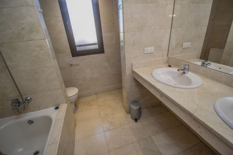 Dzīvoklis pārdošanā Estepona, Malaga, Spānijā 3 istabas, 130 m2 Nr. 127439 - attēls 15
