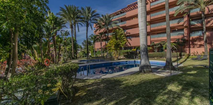 Dzīvoklis Estepona, Malaga, Spānijā 3 istabas, 130 m2 Nr. 127439