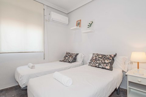 Lägenhet till salu Sevilla, Seville, Spanien 3 sovrum, 105 kvm. Nr. 121565 - foto 6