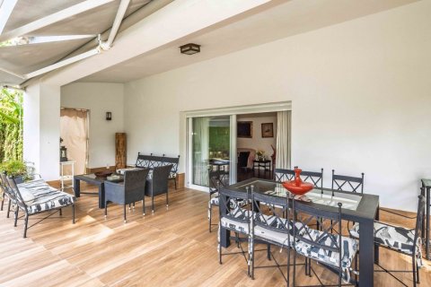 Villa for sale Castilleja de la Cuesta, Seville, Spain 5 bedrooms, 451 sq.m. No. 121569 - photo 2