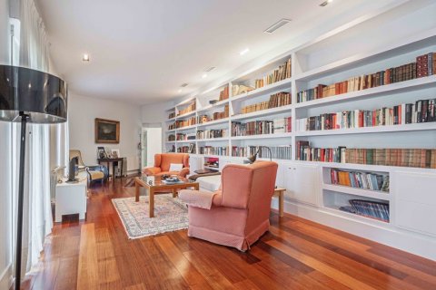 Villa for sale Castilleja de la Cuesta, Seville, Spain 5 bedrooms, 451 sq.m. No. 121569 - photo 8