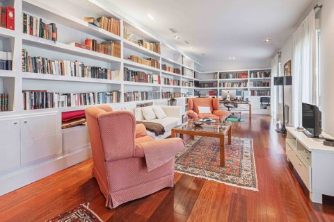 Villa for sale Castilleja de la Cuesta, Seville, Spain 5 bedrooms, 451 sq.m. No. 121569 - photo 7