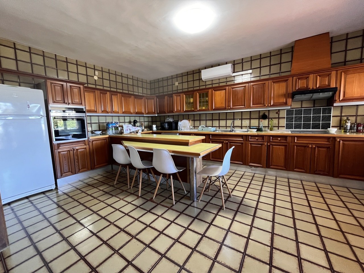 Villa i La Nucia, Alicante, Spanien 4 sovrum, 600 kvm. Nr. 124957