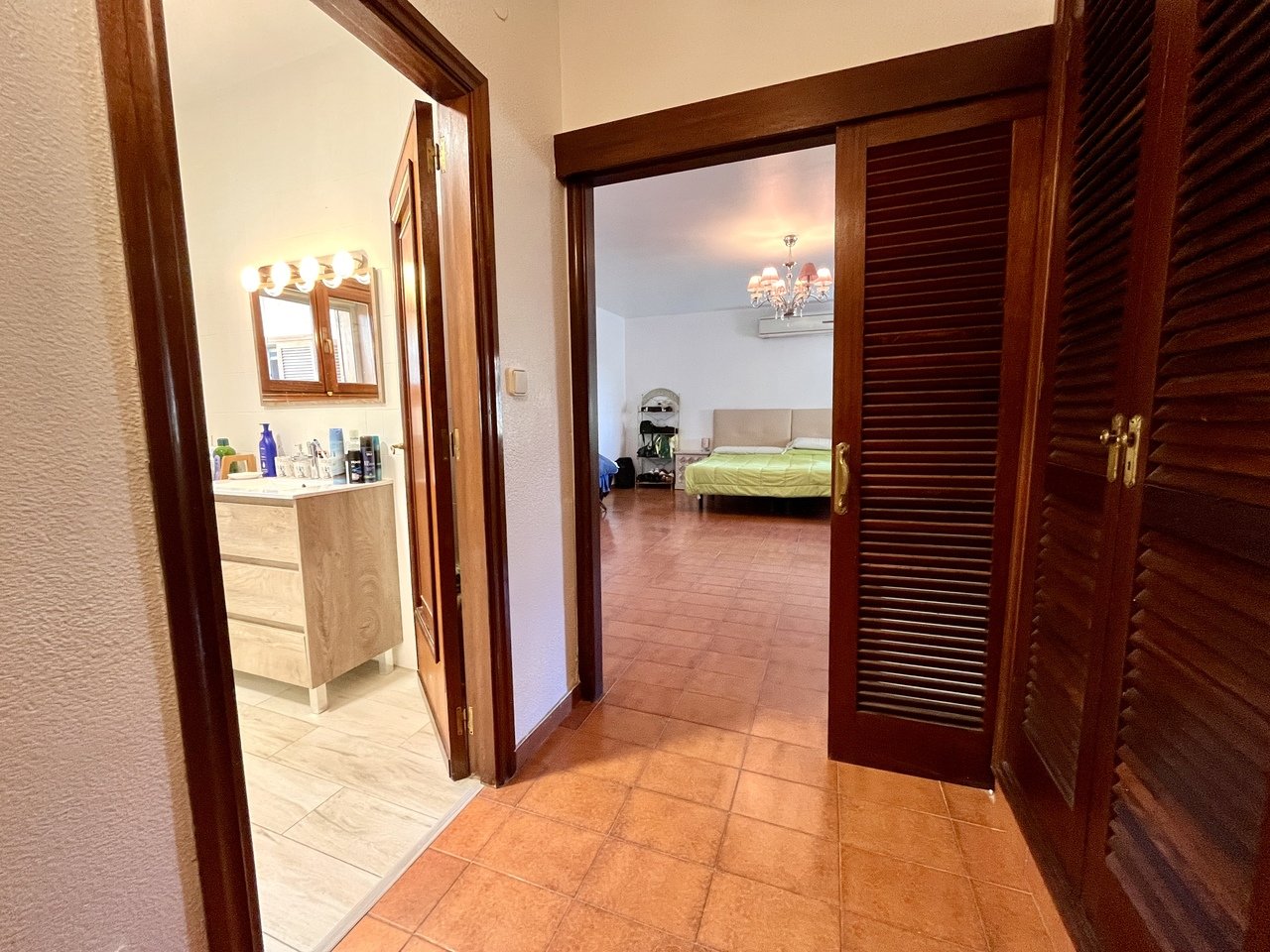 Villa i La Nucia, Alicante, Spanien 4 sovrum, 600 kvm. Nr. 124957