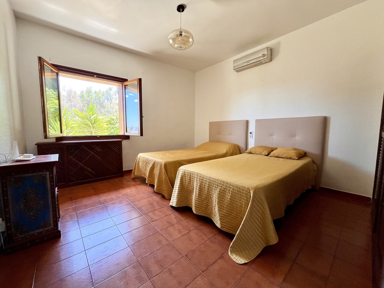 Villa i La Nucia, Alicante, Spanien 4 sovrum, 600 kvm. Nr. 124957