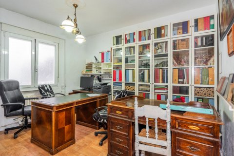 Продажа квартиры в Мадрид, Испания 4 спальни, 114м2 №122117 - фото 14