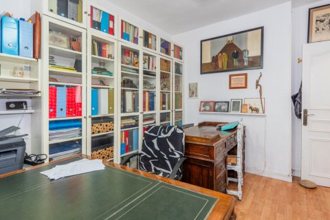 Продажа квартиры в Мадрид, Испания 4 спальни, 114м2 №122117 - фото 15