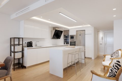 Apartment for sale Marbella, Malaga, Spain 4 bedrooms, 189.04 sq.m. No. 122115 - photo 9