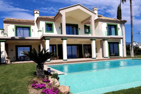 House for rent Estepona, Malaga, Spain 5 bedrooms, 750 sq.m. No. 127499 - photo 1