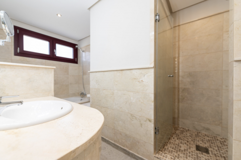 Townhouse for sale Estepona, Malaga, Spain 3 bedrooms, 468 sq.m. No. 127498 - photo 11