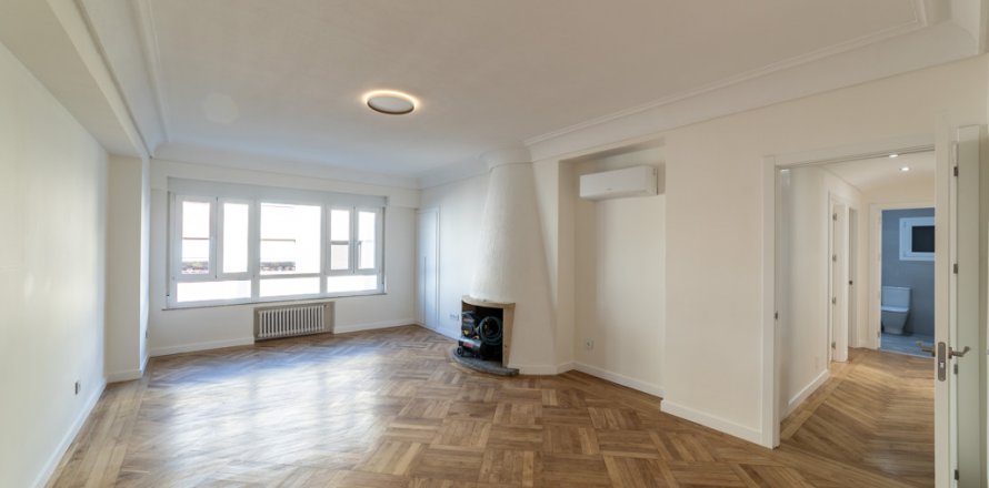 Apartment Madrid, Spain 4 bedrooms, 150 sq.m. No. 124655