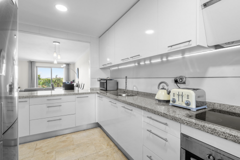 Apartamento en venta Estepona, Málaga, España 2 dormitorios, 104 m2 No. 130714 - foto 3