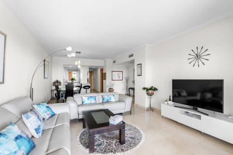 Apartamento en venta Estepona, Málaga, España 2 dormitorios, 104 m2 No. 130714 - foto 2