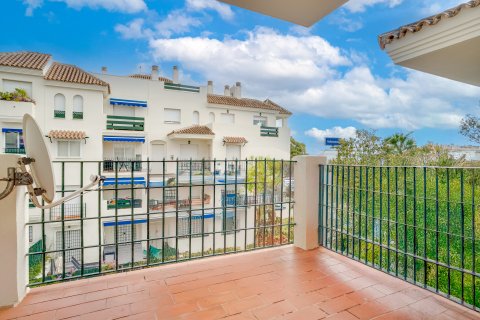 Huoneisto myytävänä Nueva Andalucia, Malaga, Espanja, 2 makuuhuonetta, 78 m2 No. 127395 - kuva 12