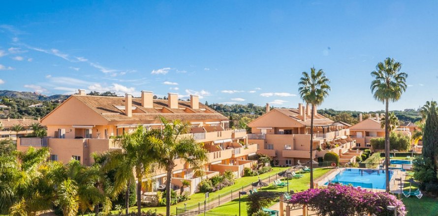 Duplex Marbella, Malaga, Spain 2 bedrooms, 105 sq.m. No. 127390