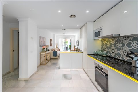 Wohnung zum Verkauf Nueva Andalucia, Malaga, Spanien 2 Schlafzimmer, 85 m2 Nr. 127394 - Foto 2