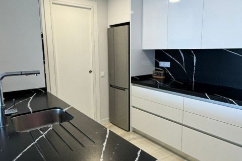 Продажа квартиры в Бенидорм, Аликанте, Испания 2 спальни, 105м2 №122601 - фото 7