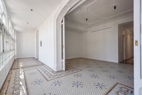 Apartment for sale Barcelona, Spain 3 bedrooms, 172 sq.m. No. 130294 - photo 1