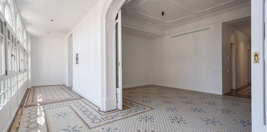 Apartment Barcelona, Spain 3 bedrooms, 172 sq.m. No. 130294