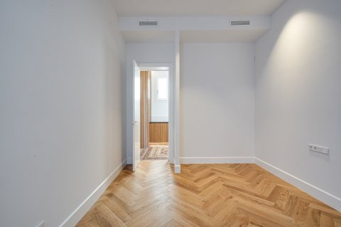 Apartment for sale Barcelona, Spain 3 bedrooms, 172 sq.m. No. 130294 - photo 12