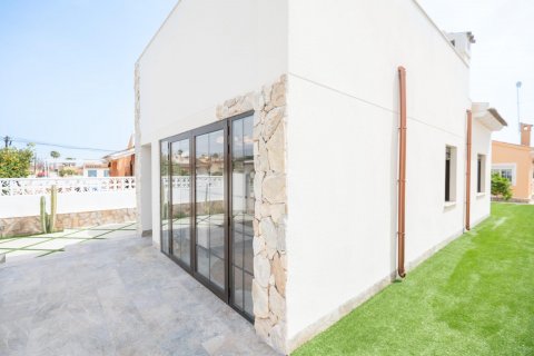 Villa for sale Punta Prima, Alicante, Spain 3 bedrooms, 100 sq.m. No. 128628 - photo 10