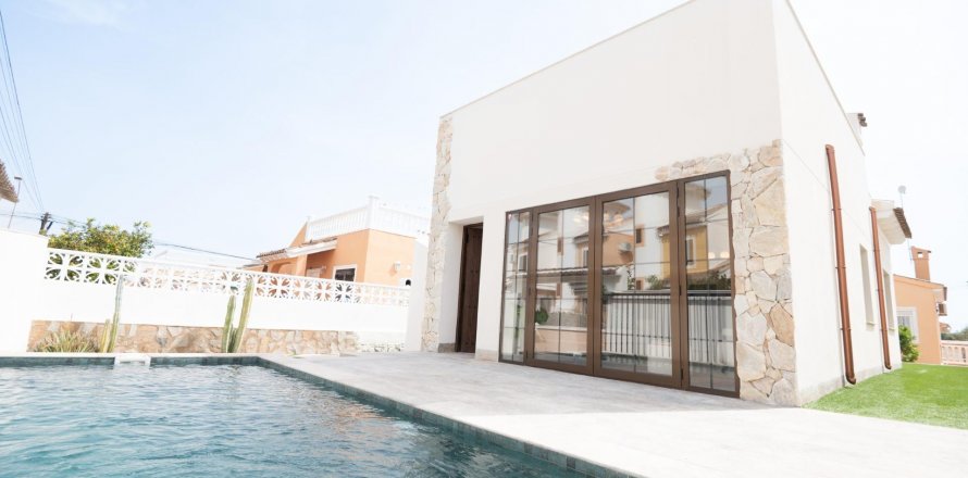 Villa Punta Prima, Alicante, Spain 3 bedrooms, 100 sq.m. No. 128628