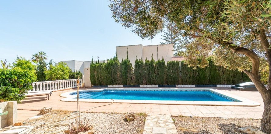 Villa i La Mata, Alicante, Spanien 4 sovrum, 155 kvm. Nr. 125489