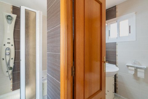 Huvila myytävänä Torrevieja, Alicante, Espanja, 4 makuuhuonetta, 208 m2 No. 125489 - kuva 29