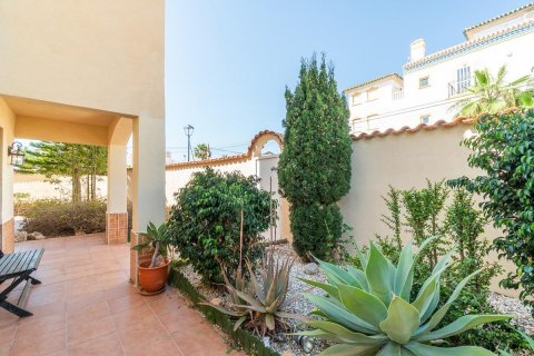 Villa for sale La Mata, Alicante, Spain 4 bedrooms, 208 sq.m. No. 125489 - photo 2