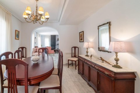 Villa till salu i Torrevieja, Alicante, Spanien 4 sovrum, 155 kvm. Nr. 125489 - foto 4