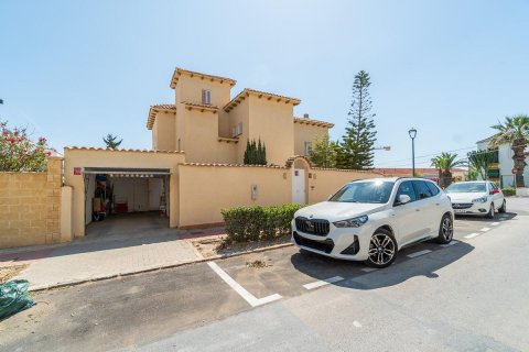 Villa till salu i La Mata, Alicante, Spanien 4 sovrum, 155 kvm. Nr. 125489 - foto 5