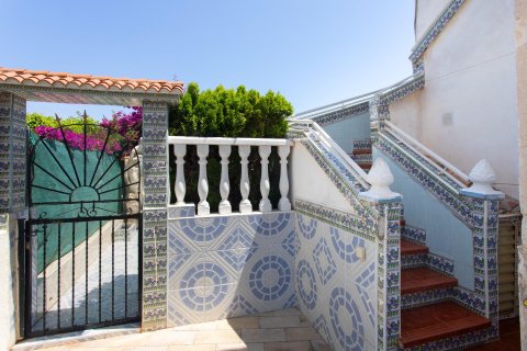 Bungalow for sale Punta Prima, Alicante, Spain 2 bedrooms, 57 sq.m. No. 125640 - photo 4